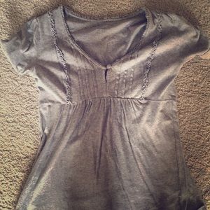 gray fitted top